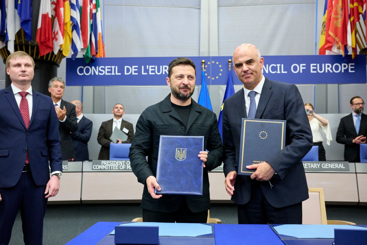 Volodymyr Zelensky, President of Ukraine, and Alain Berset after signing the agreement establishing the Special Tribunal for the Crime of Aggression against Ukraine