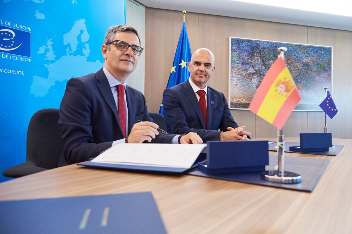 Signing ceremony with Félix Bolaños García, Spanish Minister of the Presidency, Justice and Relations with Parliament