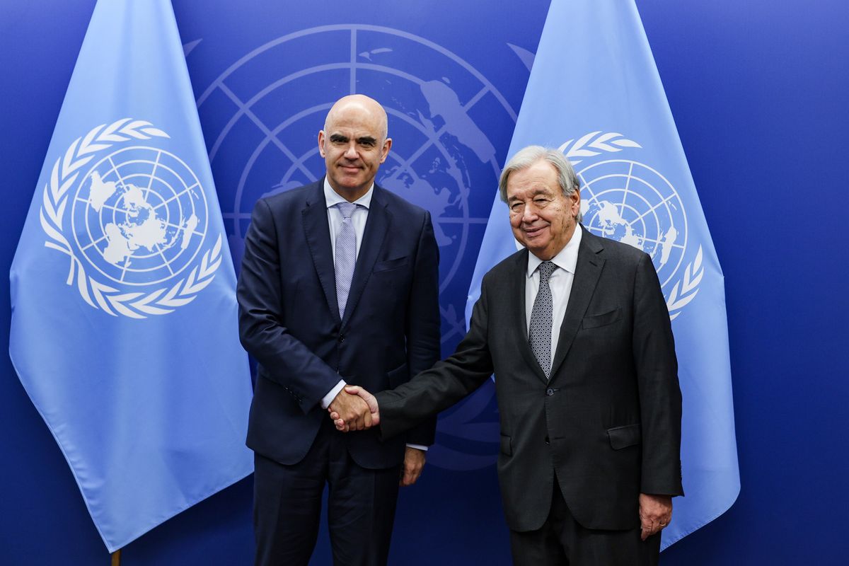 Alain Berset et António Guterres devant les drapeaux des Nations Unies