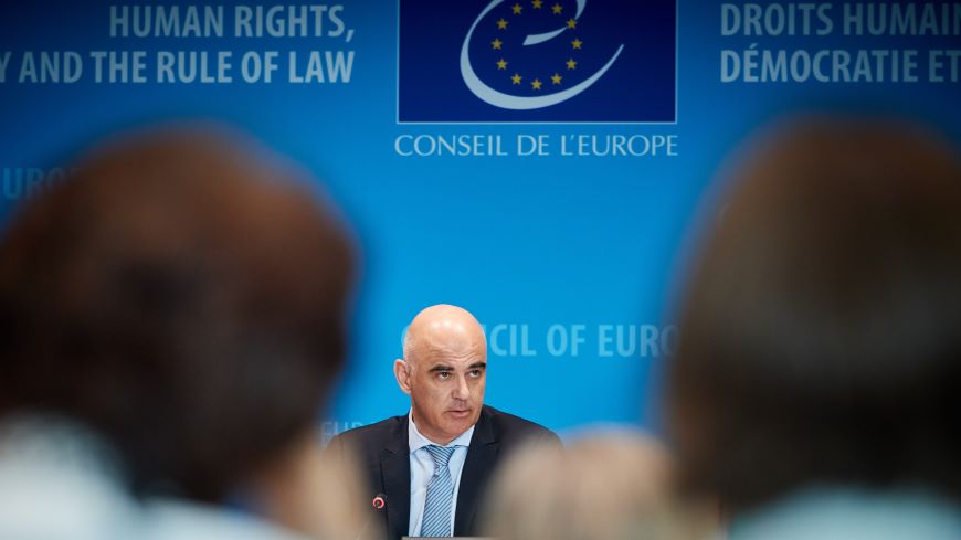 Alain Berset : L’Europe doit regarder au-delà du réarmement pour garantir la sécurité démocratique