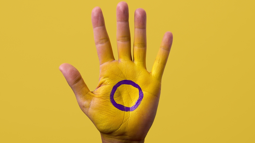 Le Conseil de l'Europe adopte une recommandation pionnière sur l'égalité des droits des personnes intersexes
