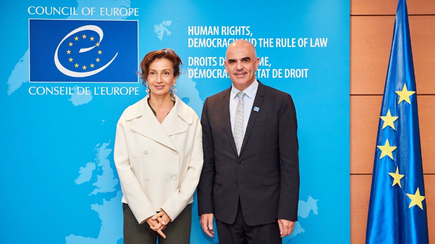 Le Secrétaire Général rencontre la Directrice générale de l'UNESCO