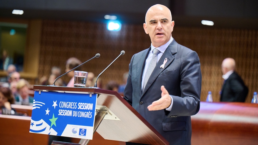 “Democracy does not play out just in international summits, but in municipal councils too” – Alain Berset